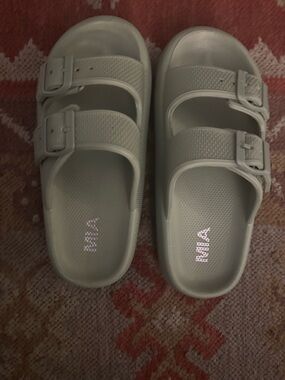 Ladies olive green sandals by MIA size 7
